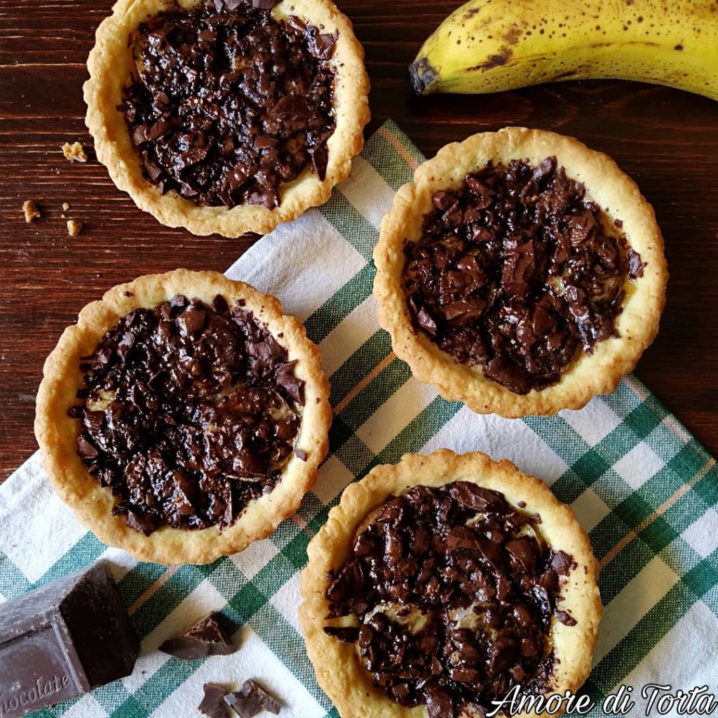 Crostatine banana e cioccolato