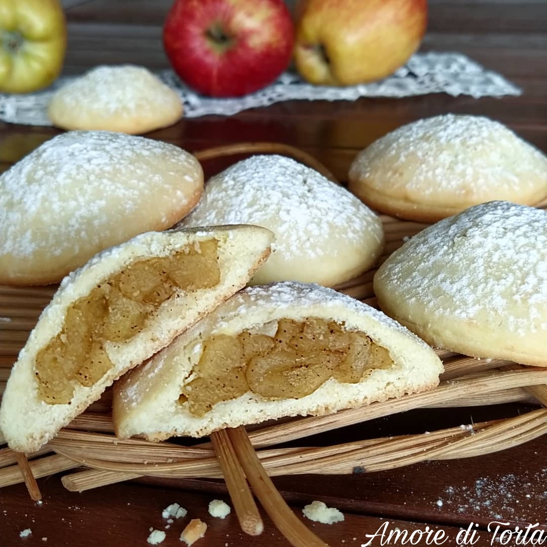 Biscotti cuore di mela