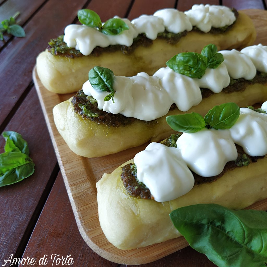 Baguettes pesto e stracchino